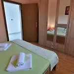 Natasa Nino Jezera, Murter Apartment
