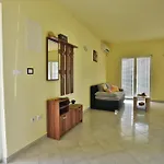 Natasa Nino Jezera, Murter Apartment Jezera