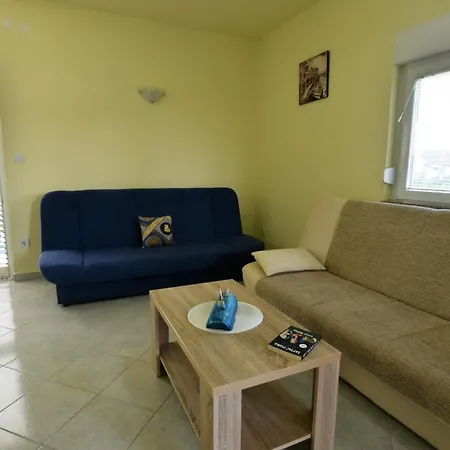 Natasa Nino Jezera, Murter Apartment