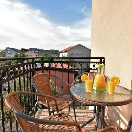 Natasa Nino Jezera, Murter Apartment *
