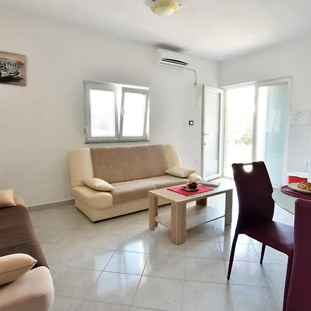 Natasa Nino Jezera, Murter Apartment Jezera