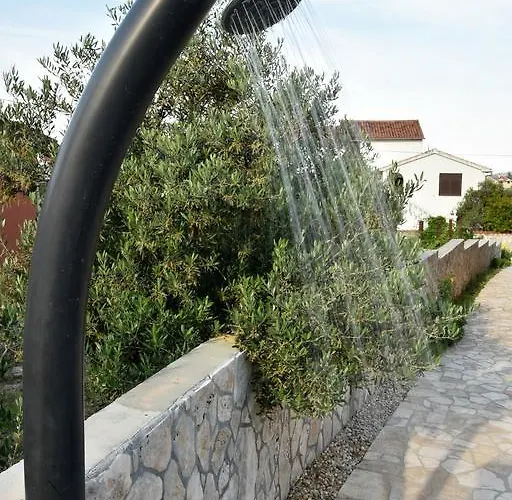 Nataša Nino Jezera, Murter Apartmán Jezera