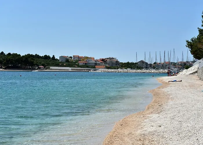 Nataša Nino Jezera, Murter Apartmán