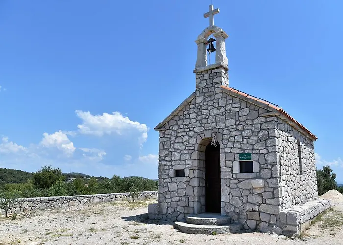 Nataša Nino Jezera, Murter Apartmán