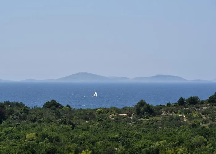 Nataša Nino Jezera, Murter * Jezera