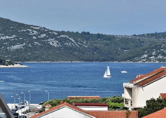 Nataša Nino Jezera, Murter Apartmán Jezera